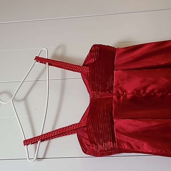 Prom's red, sattin dress - Picture 5 of 10